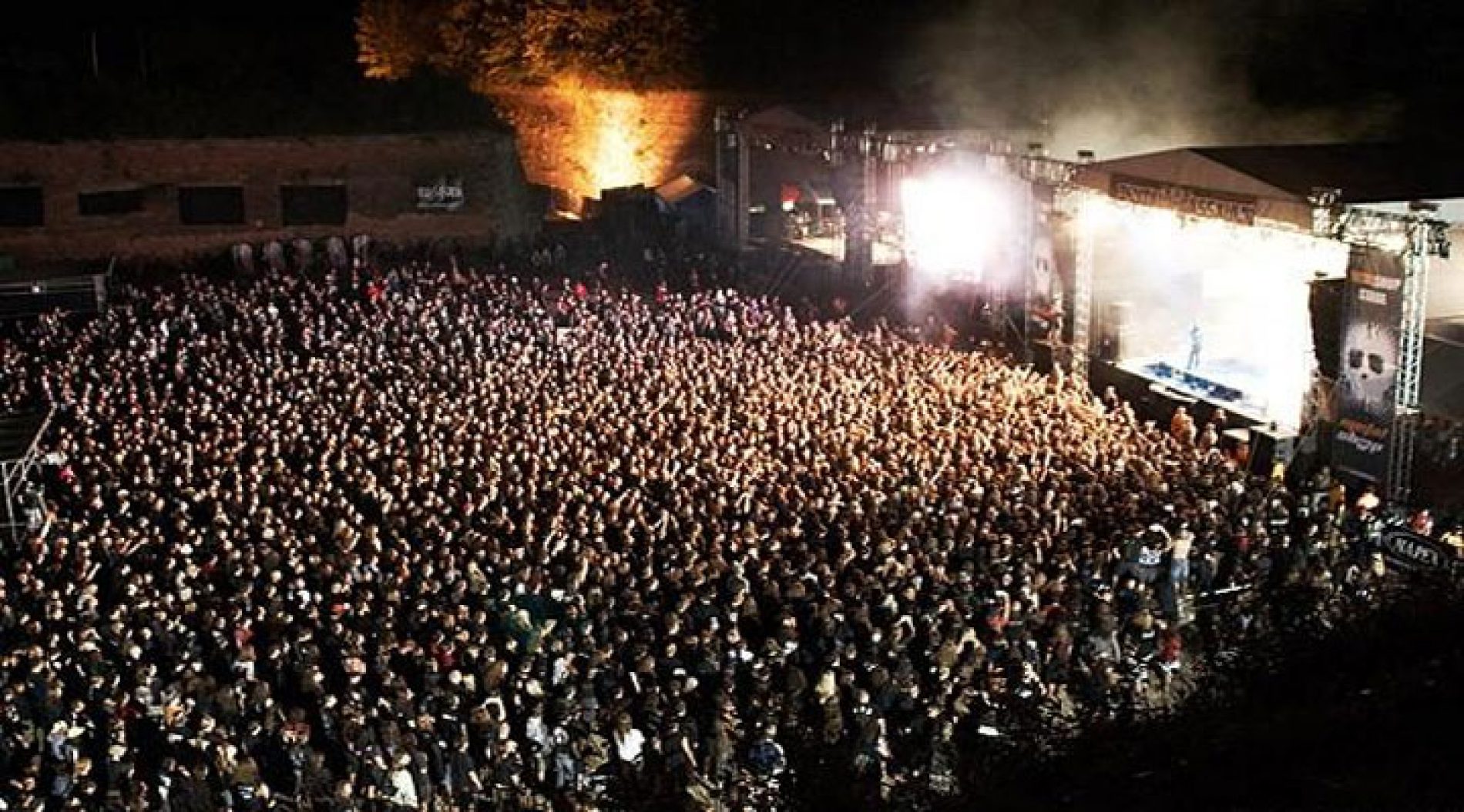 Brutal Assault din anii precedenti: Oameni, atmosfera, atitudini