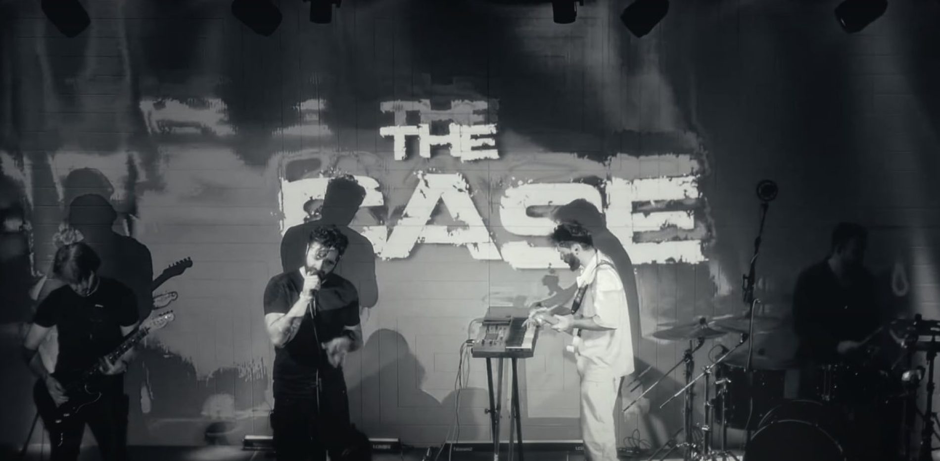 The Case a lansat versiunea live a piesei Mountain of Pain